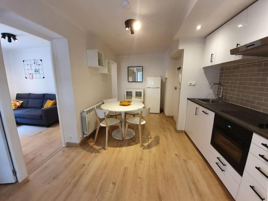 Ferienwohnung Acogedor Piso En El Centro De Sabiñánigo Exterior foto